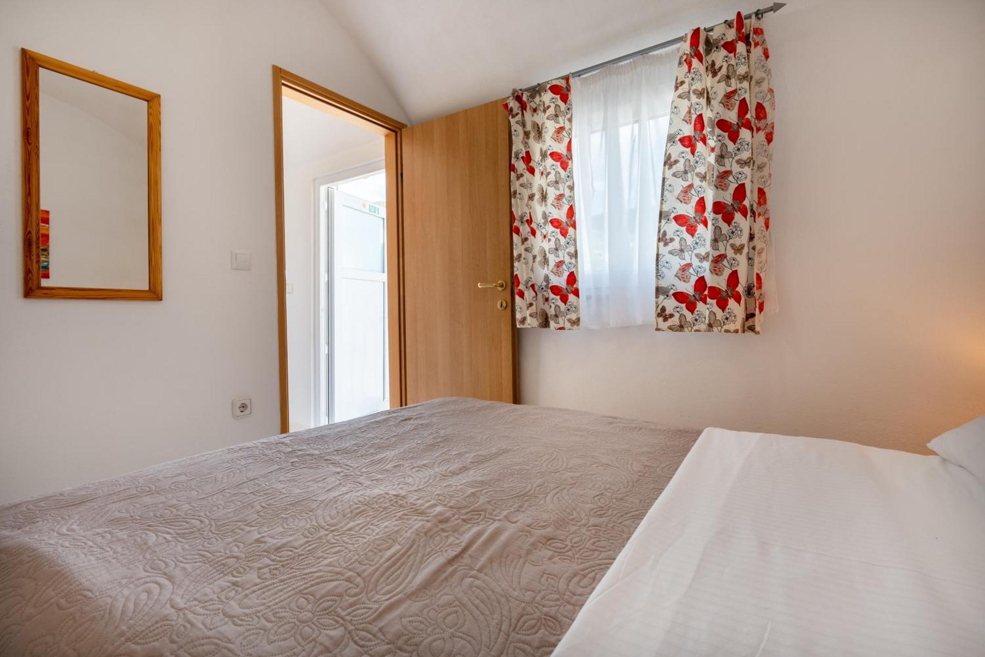 Apartmani Livaja Plano Eksteriør billede