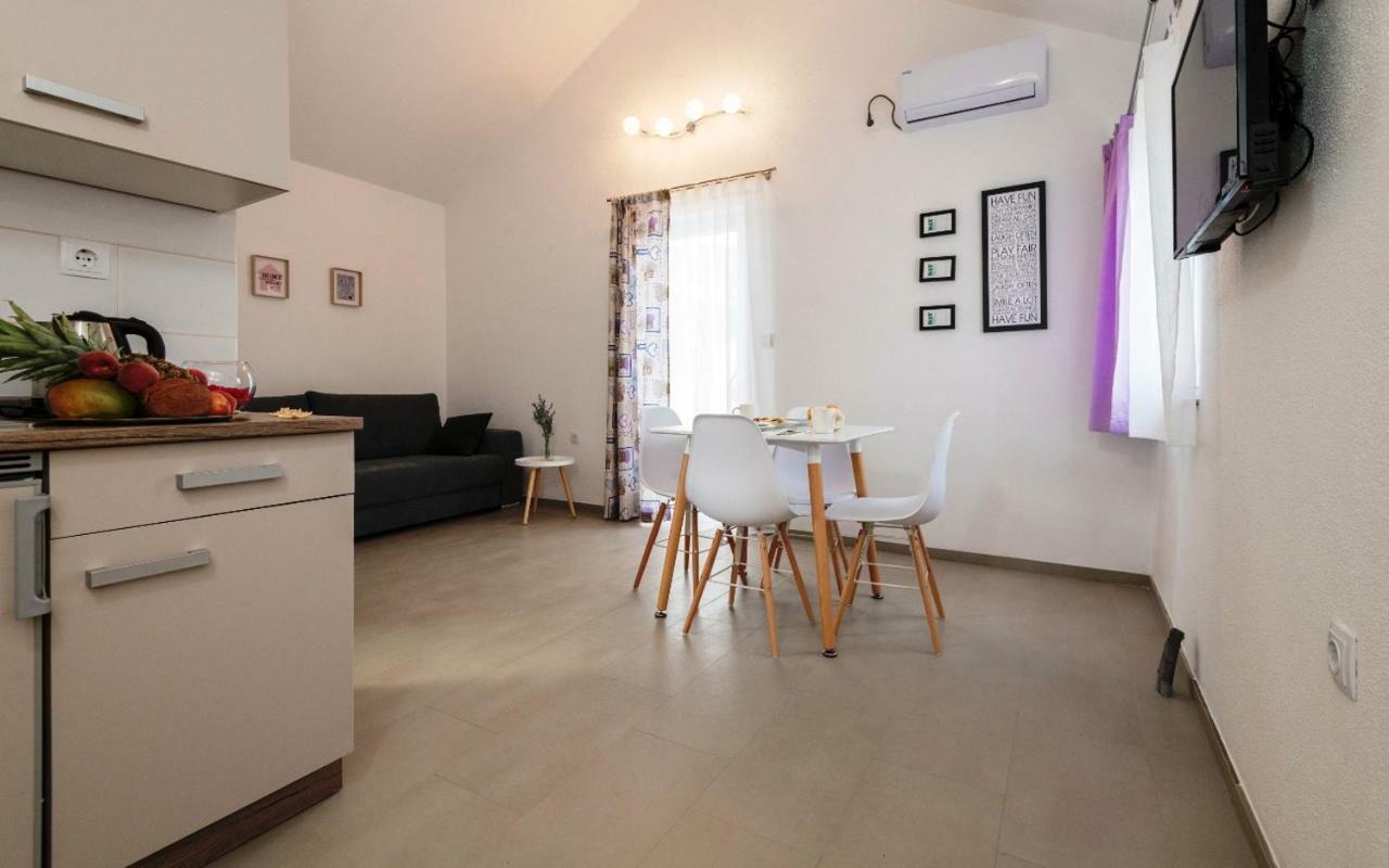 Apartmani Livaja Plano Eksteriør billede